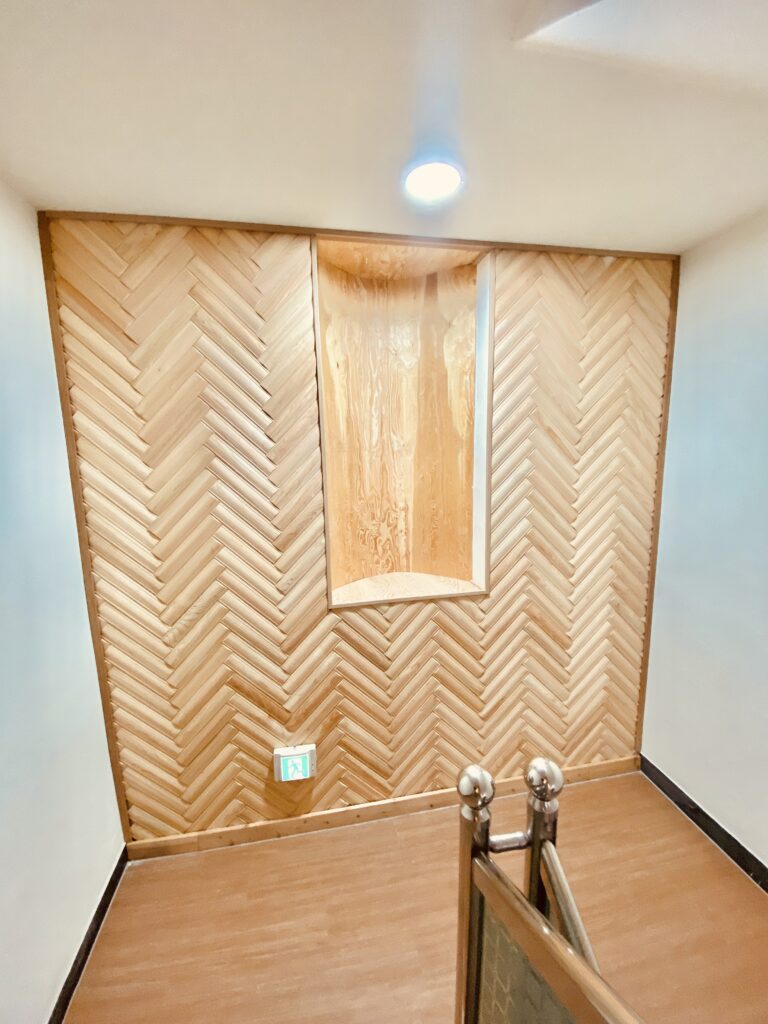 스테이라움 모텔 달방 월세 계단